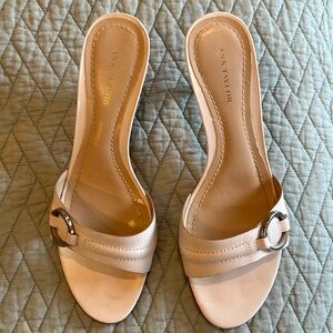 ANN TAYLOR ECRU Sandals Size 8
